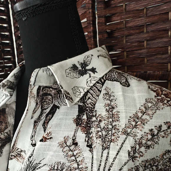 Women's Safari Print Button Down Shirt - Picture 5 of 8
